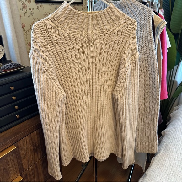 GAP Sweaters - Vintage Gap knit cream sweater sz L